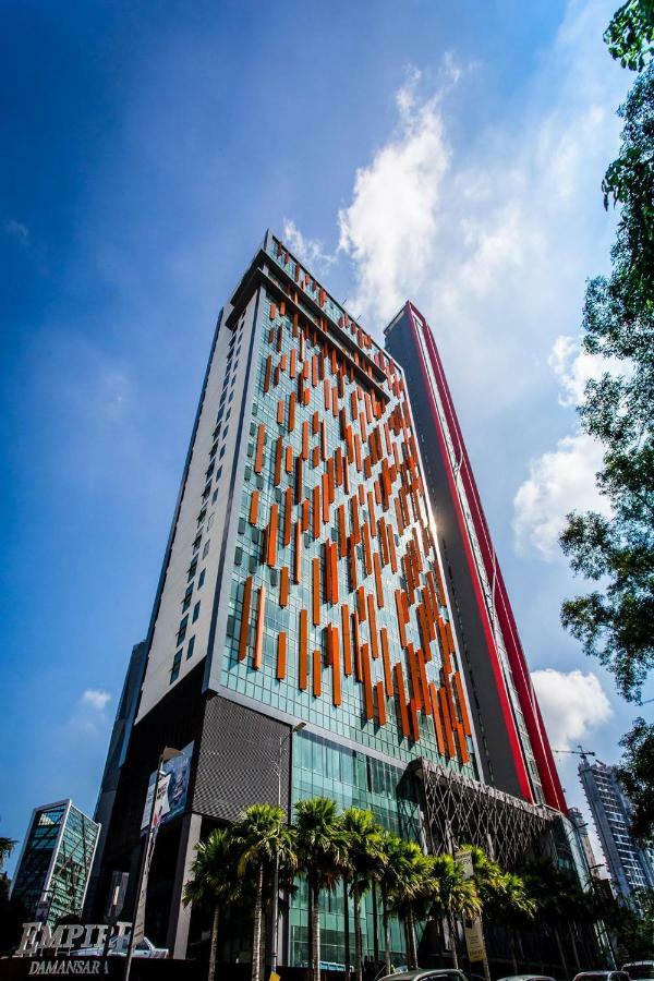 The 12 Suites @ Empire Damansara Petaling Jaya Εξωτερικό φωτογραφία